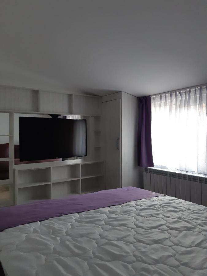 Apartament Magnolia Nearby City Center With Parking Sibiu Exteriör bild